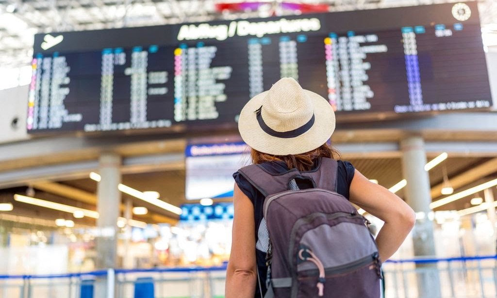 'The sweet spot': When to book flights to save the most money