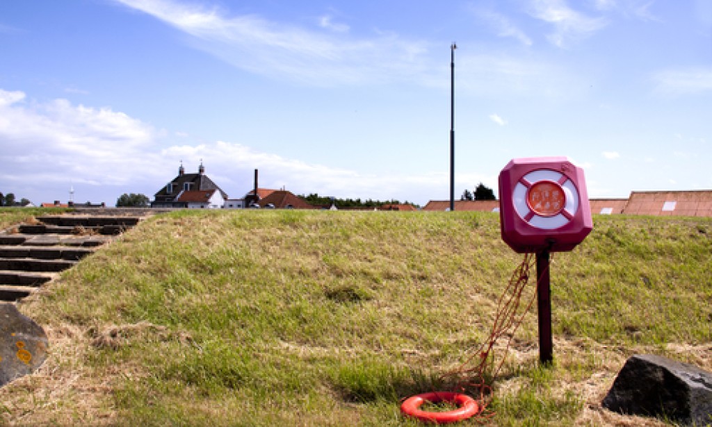 Dutch enjoy early spring but rising sea level looms: KNMI report